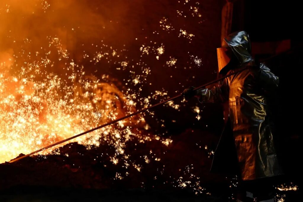 EUA ajustam tarifa de produtos feitos com aço, alumínio e cobre importados para 25%