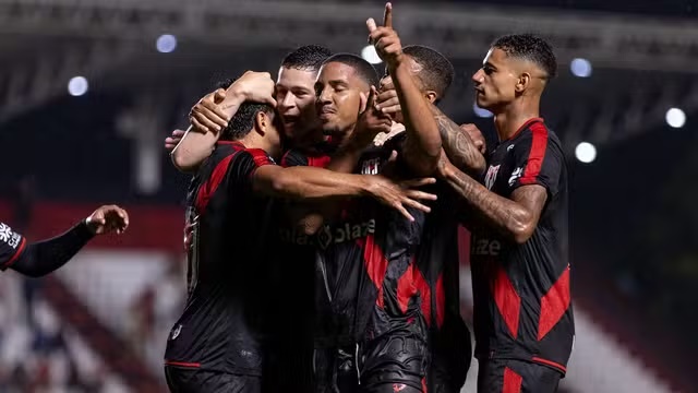 Atlético-GO sai na frente mas perde para o Náutico no Antônio Accioly