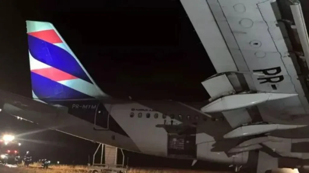 Avião da Latam com destino ao Brasil bate em aeronave argentina no Aeroporto de Santiago