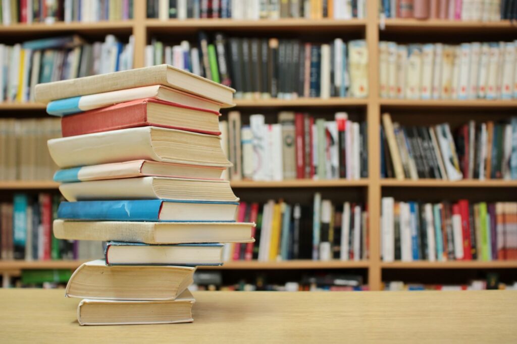 Dia Mundial do Livro: 7 obras que destacam o Brasil Central