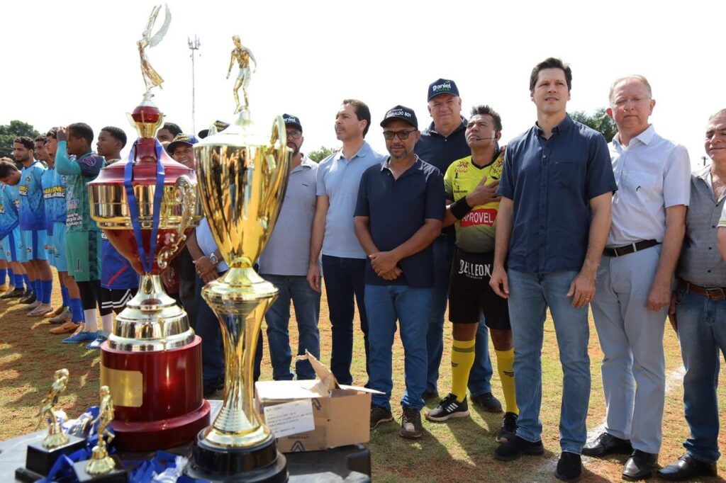 Leandro Vilela e governador participam da final da Copa Tiradentes de Futebol Amador