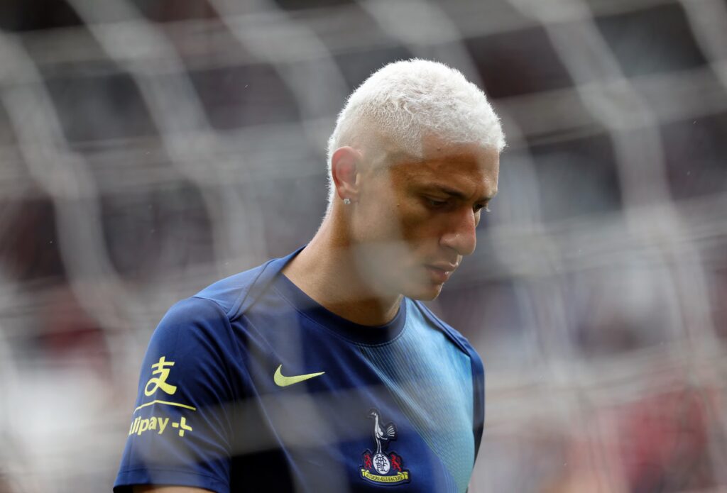 Richarlison detalha depressão após Copa de 2022: 'Pensei em jogar o carro contra uma parede'