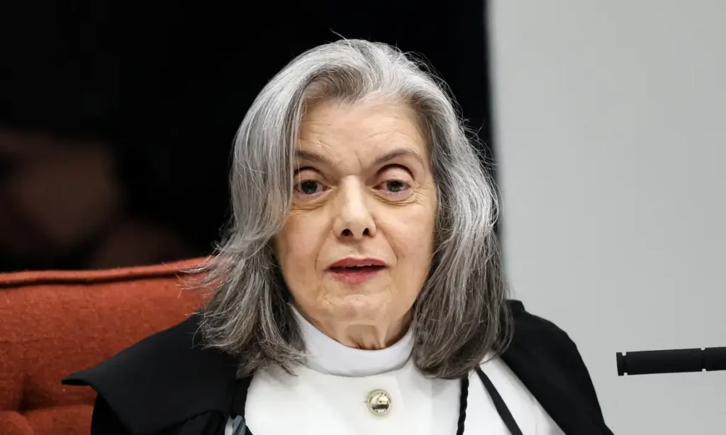Cármen Lúcia propõe criar ‘brigadas eleitorais’ para candidatas mulheres nas eleições 2026
