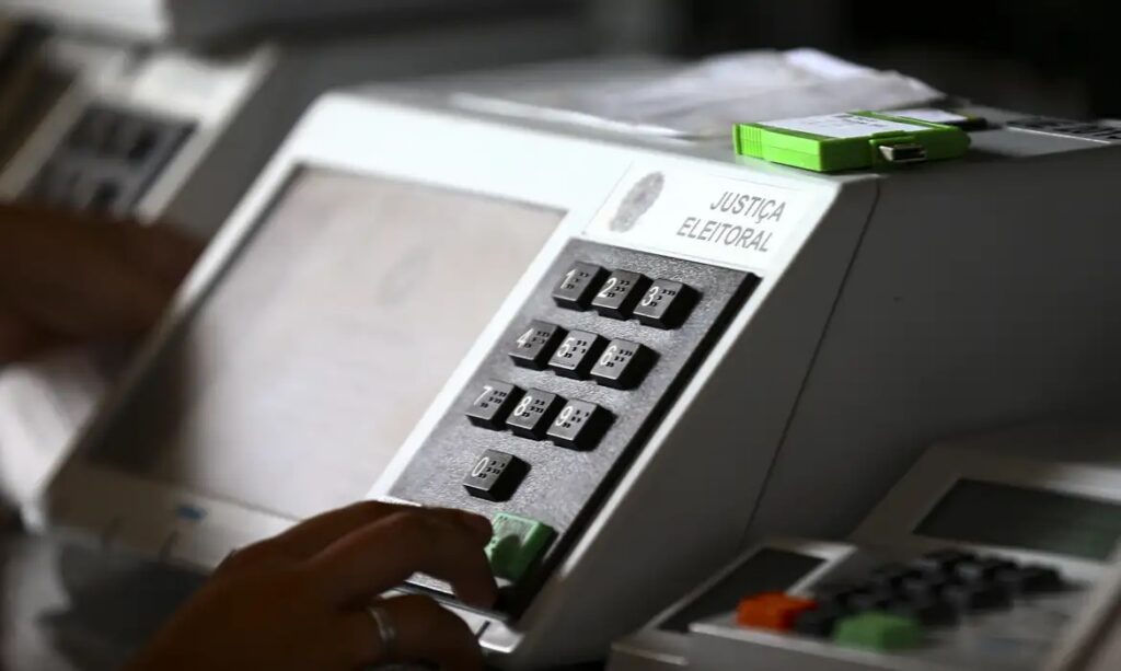 Pré-candidatos em Goiás disputam eleitores que já esqueceram em quem votaram nas últimas eleições