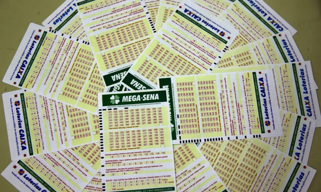Mega-Sena sorteia prêmio estimado em R$ 100 milhões (foto: Agência Brasil)