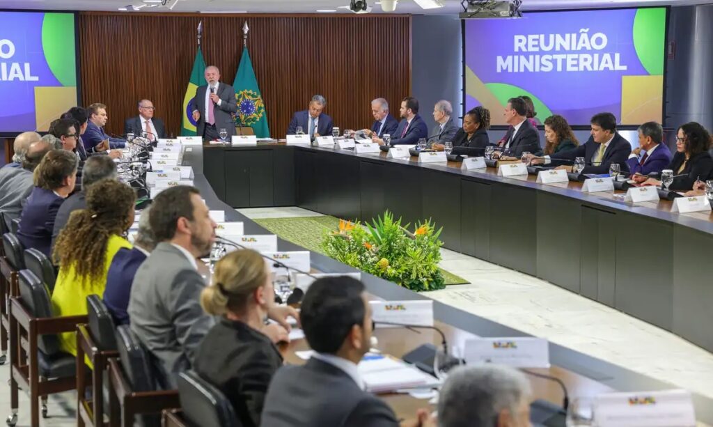 Saiba quais ministros deixam os cargos para disputar as eleições