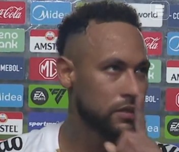 Neymar manda torcida calar a boca ao ser cobrado após empate com Recoleta pela Sul-Americana