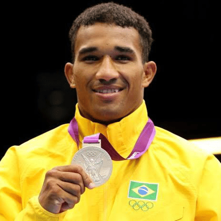 Esquiva Falcão vende medalha olímpica e desabafa: 'Falta apoio e valorização'