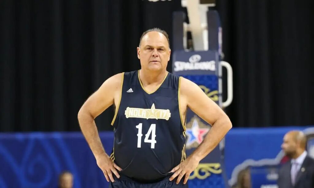 Morre Oscar Schmidt, lenda do basquete brasileiro, aos 68 anos