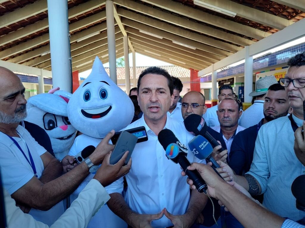 Leandro Vilela abre campanha de vacinação nas escolas e Cmeis de Aparecida de Goiânia