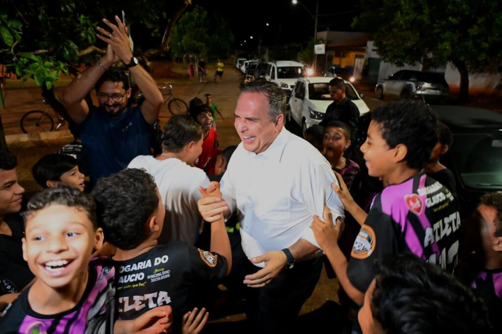 Mabel lança revitalização do campo de futebol do Residencial Orlando de Morais