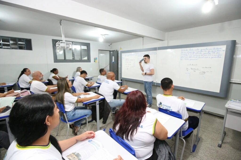 STF decide que piso nacional deve ser pago a professores temporários