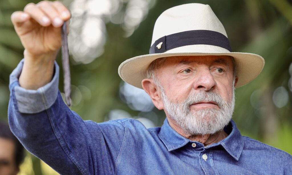 Lula volta a Brasília após dois procedimentos de saúde em São Paulo