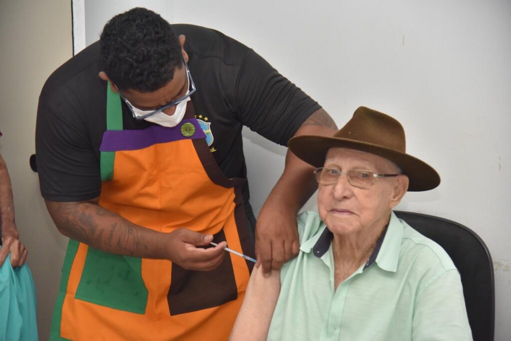 Aparecida de Goiânia intensifica vacinação contra gripe e lança drive-thru para ampliar cobertura