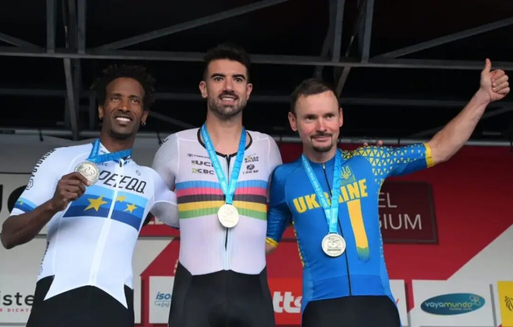 Lauro Chaman é ouro em etapa a Copa do Mundo de ciclismo de estrada