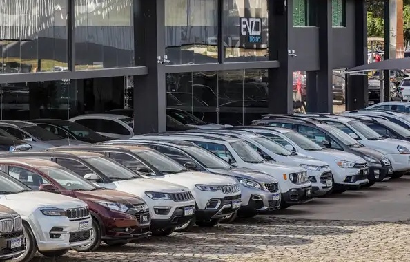 Vendas de carros sobem 19,5% em abril e chegam a 235,9 mil unidades