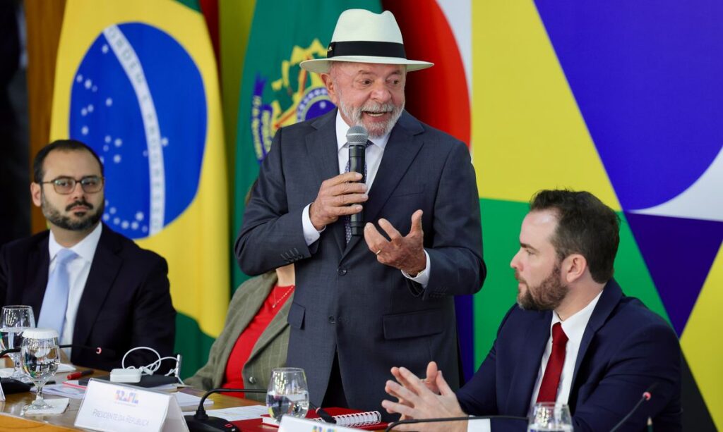 Novo Desenrola terá desconto de 65% para dívida das famílias, com garantia do FGO