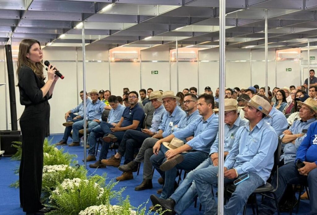 Especialista em agronegócio destaca desafios e oportunidades do do setor, na Agrotecnoleite
