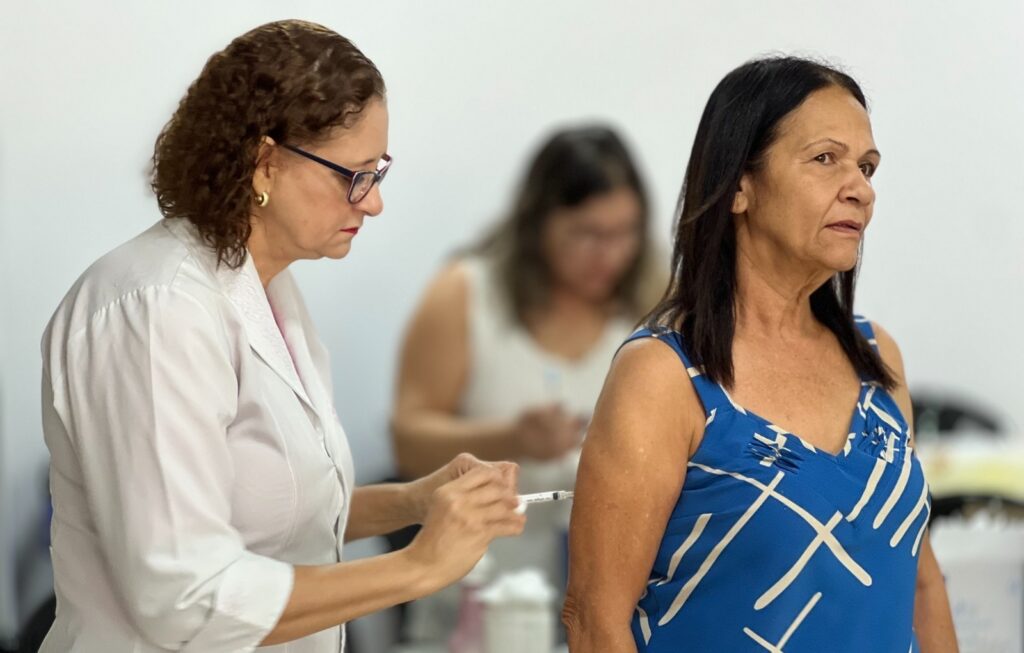 Prefeitura de Goiânia amplia número de salas e acelera vacinação contra gripe
