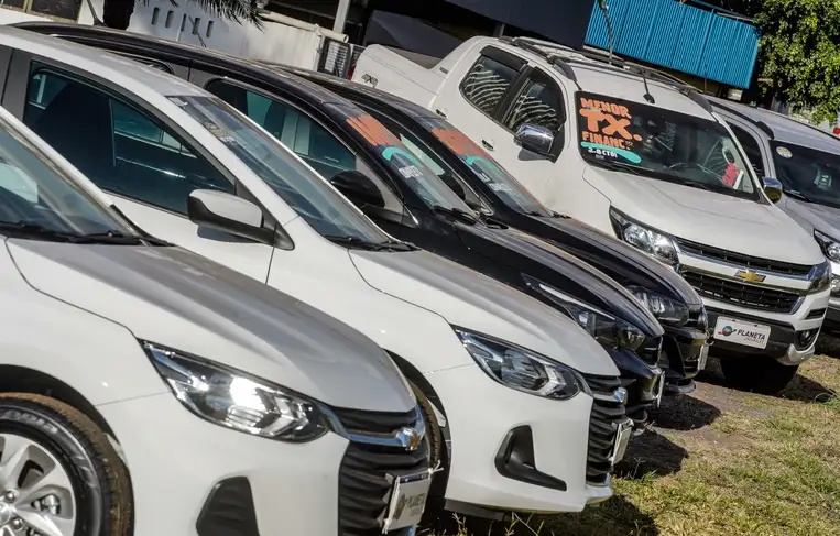 Vendas de veículos sobem 19% e têm melhor mês de abril em 12 anos, revela Fenabrave