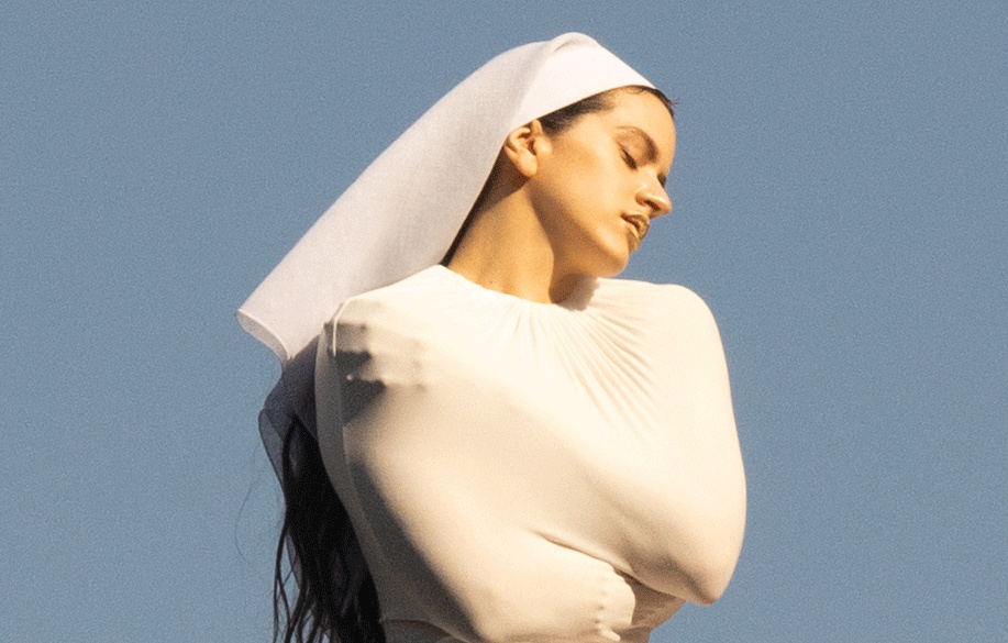 Rosalía anuncia show no Brasil em Agosto