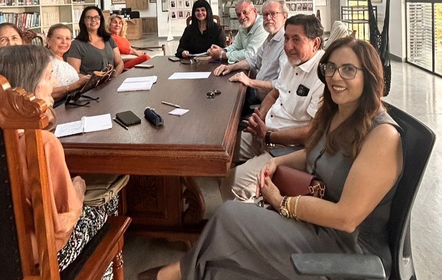 Academia de Letras e Artes de Caldas Novas faz Assembleia Geral e elege Magda Carrijo presidente