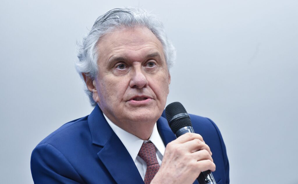 Se políticas estruturantes fossem feitas, não dependeríamos do Estreito de Ormuz, diz Caiado