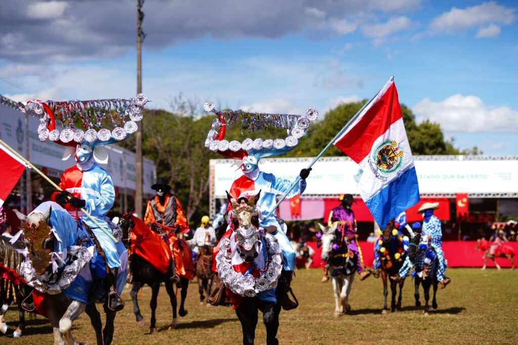 Pirenópolis celebra tradição bicentenária das Cavalhadas