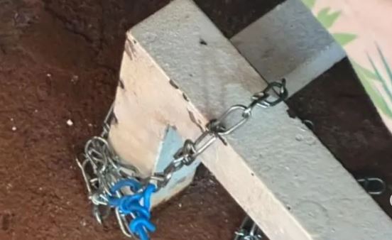 Mãe é presa por suspeita de tortura após filho ser encontrado acorrentado em Rio Verde