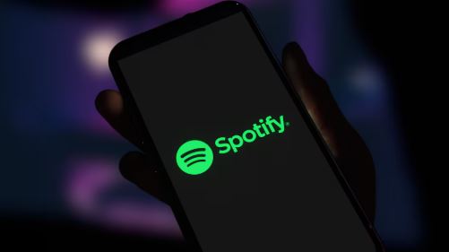 Spotify e Universal Music anunciam acordo para covers e remixes com IA feitos por fãs