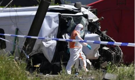 Trem atinge micro-ônibus escolar e deixa feridos no norte da Bélgica