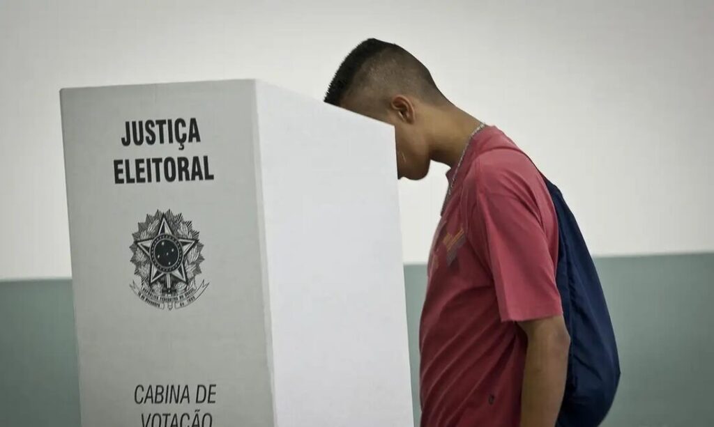 1 em cada 5 brasileiros diz já ter recebido oferta para compra de voto, diz pesquisa