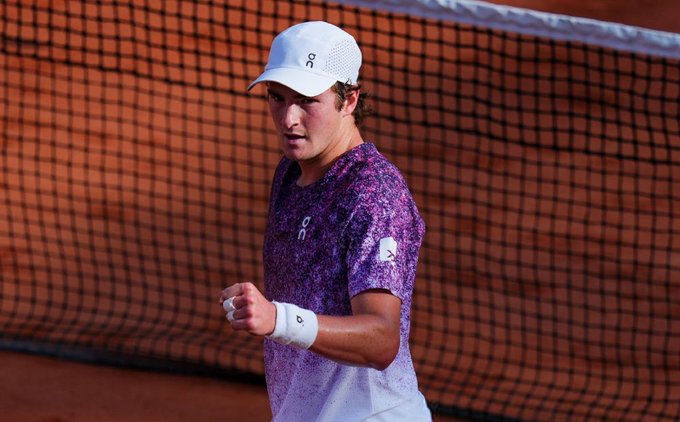 João Fonseca arranca virada heroica, bate croata e vai enfrentar Djokovic em Roland Garros