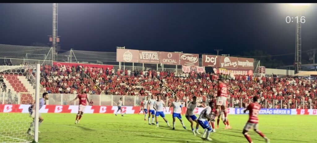 Vila Nova vence Avaí em duelo pelo Brasileiro