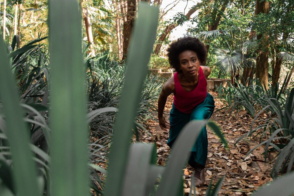 Projeto “Procurando o Eixo” promove debates sobre raça, racismo e dança em Goiânia