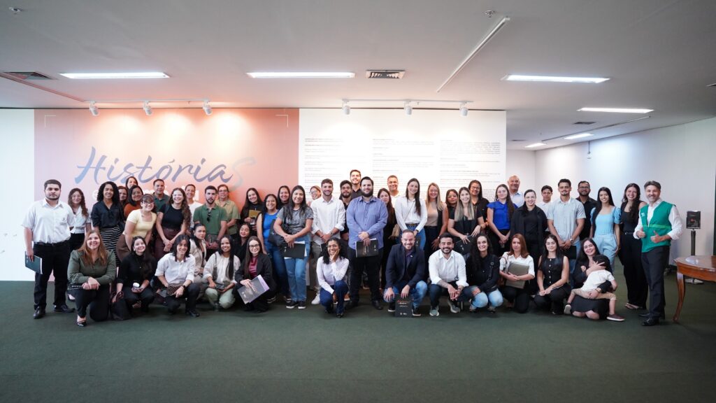 Estudantes de Direito visitam exposição dos 15 anos da DPE-GO em Goiânia