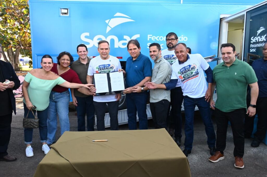 Caravana Emprego e Renda leva cursos gratuitos aos bairros de Goiânia