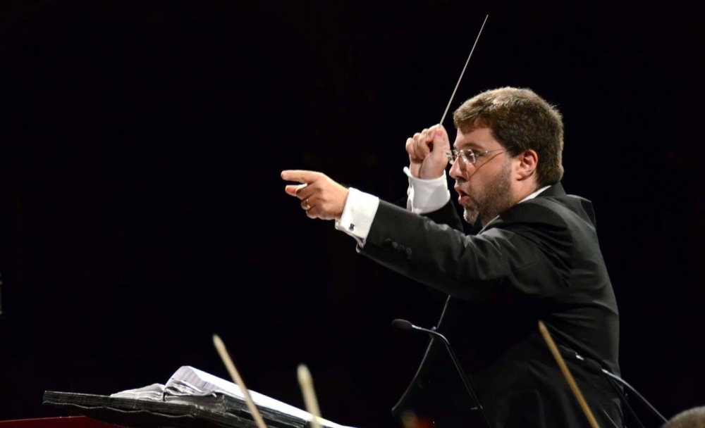 Orquestra Filarmônica de Goiás recebe maestro italiano Vito Clemente em concerto gratuito