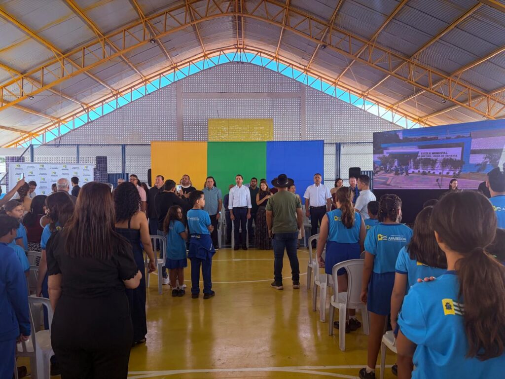 Leandro Vilela entrega reforma de escola em Aparecida de Goiânia e destaca compromisso com a Educação