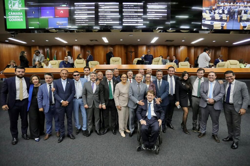 Anselmo Pereira leva secretariado à Câmara de Goiânia para acelerar votação de projetos do Executivo