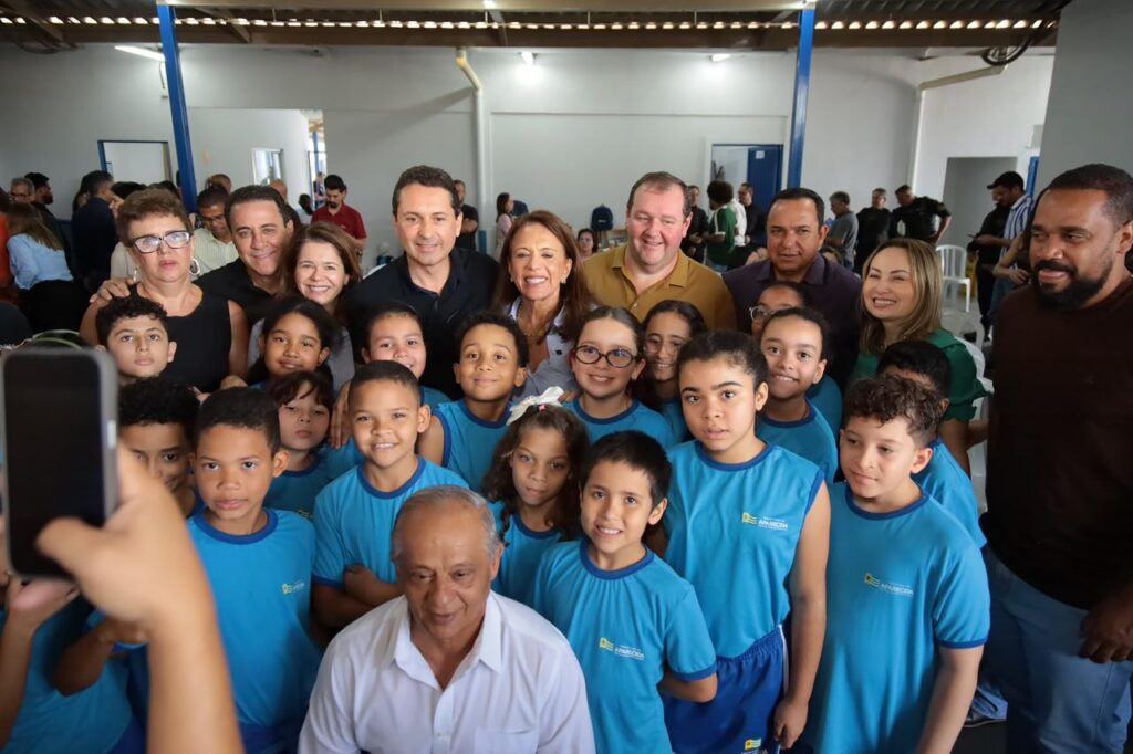 Leandro Vilela entrega reforma da Escola Municipal Cidade Vera Cruz I