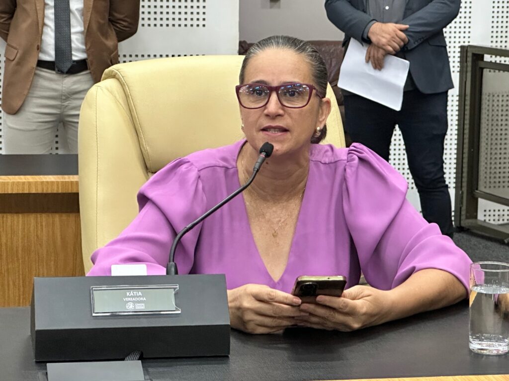 Vereadora Kátia Maria envia requerimento à Amma para suspender retirada de árvores “saudáveis” no Lago das Rosas