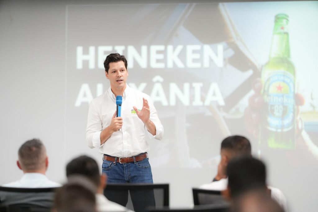 “Investimentos simbolizam mais oportunidades para os goianos”, diz Vilela em visita à fábrica do Grupo Heineken