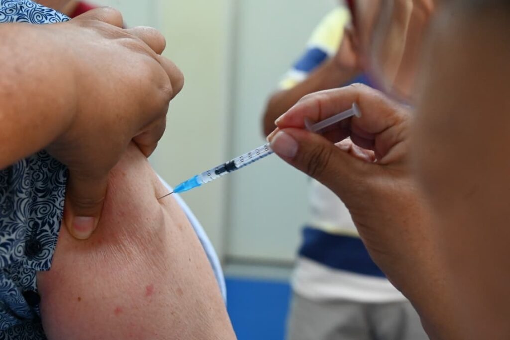 Veja onde se vacinar contra influenza em Goiânia; acesso ao imunizante foi liberado para toda a população 