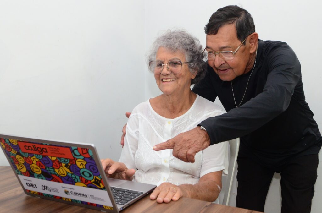 Goiás Social oferece cursos gratuitos de inclusão digital para idosos em sete municípios