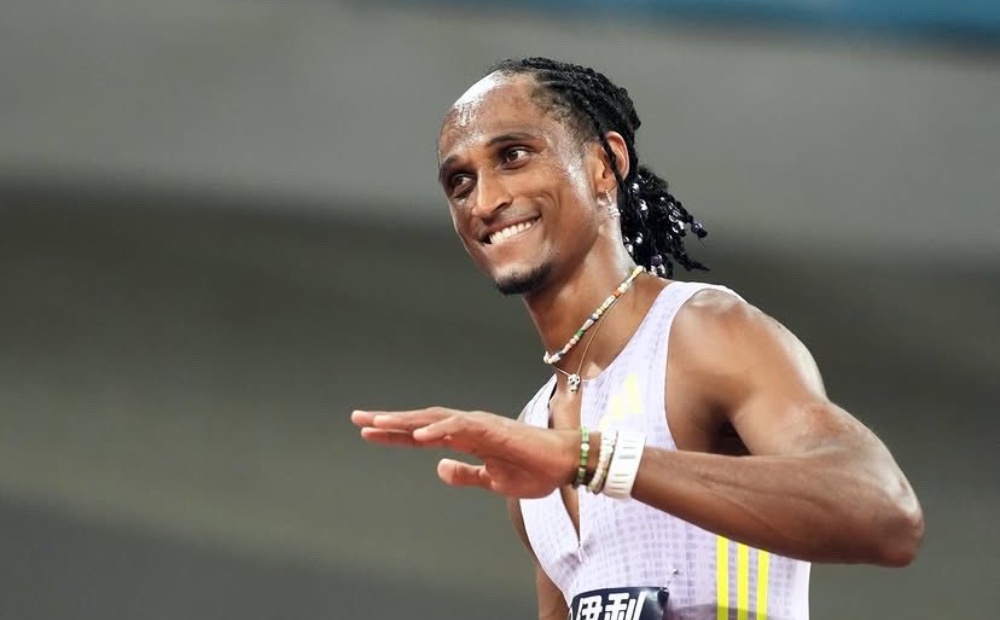 Alison dos Santos vence etapa da Diamond League com melhor tempo do ano nos 400m com barreiras