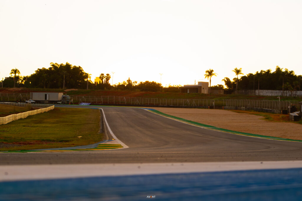Autódromo de Goiânia terá corrida de rua com experiência ao pôr do sol e percurso noturno iluminado