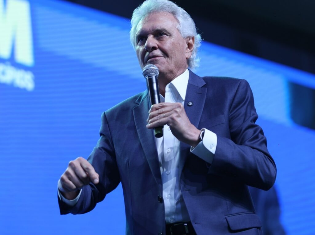 Após pedido de investigação por transações com fintech, Caiado ataca Lindbergh Farias