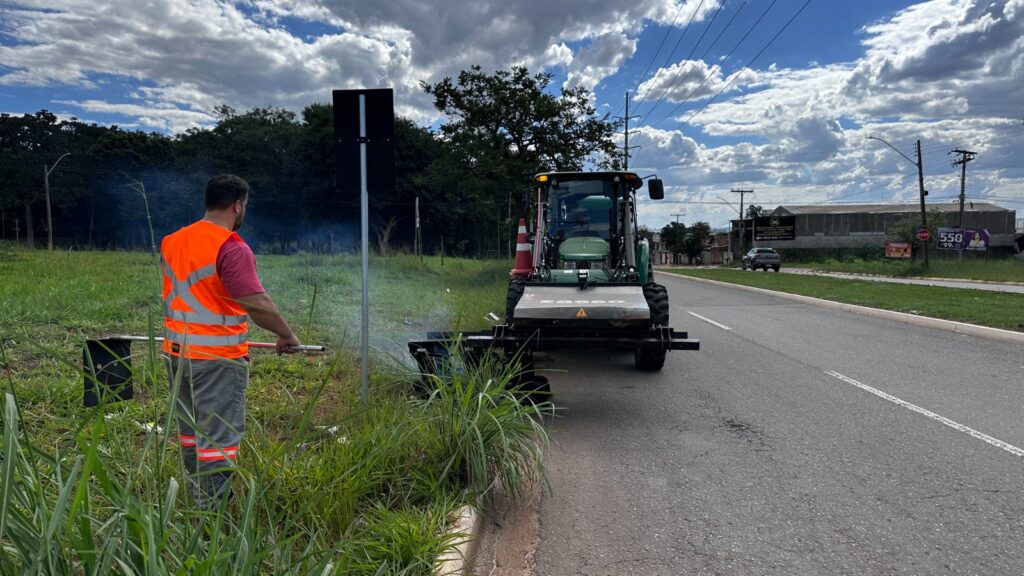 Comurg moderniza serviços de zeladoria em Goiânia com três novas máquinas de capina elétrica