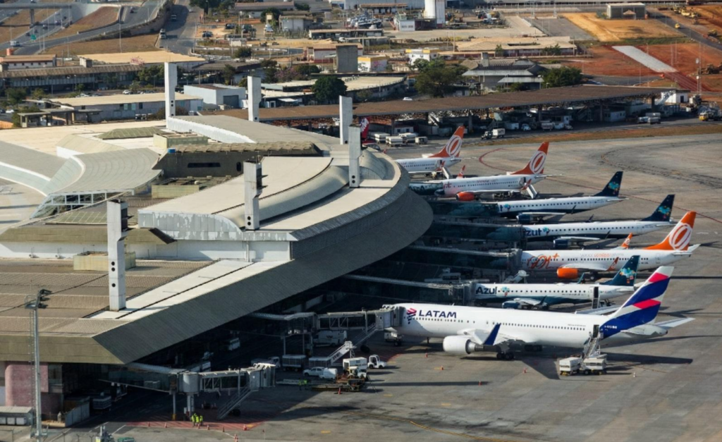 Sindicato dos aeronautas divulga manifesto dizendo que o sistema aéreo caminha para colapso
